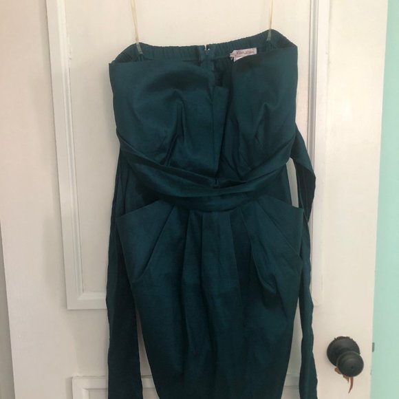 Dress - Picture 2 of 5